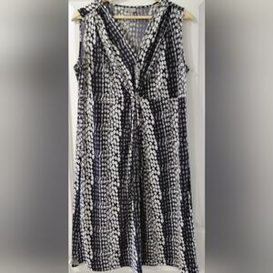 Worthington Black and White Sleeveless V-Neck Midi Dress
